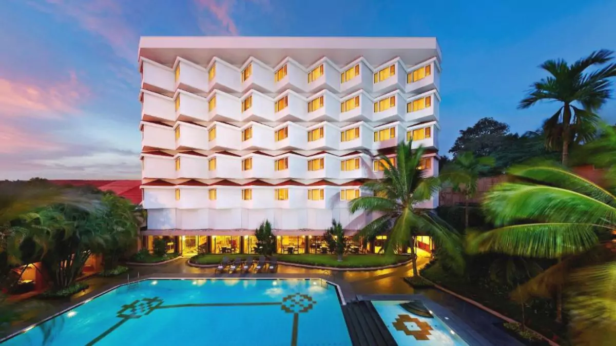 5 star hotels near calicut airport